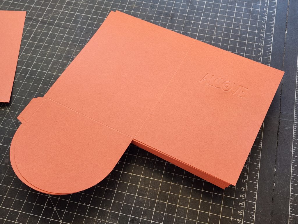 Die-cut pocket folder | Premium Artisanal Print Studio, Hudson Valley, New York Die-cut pocket folder